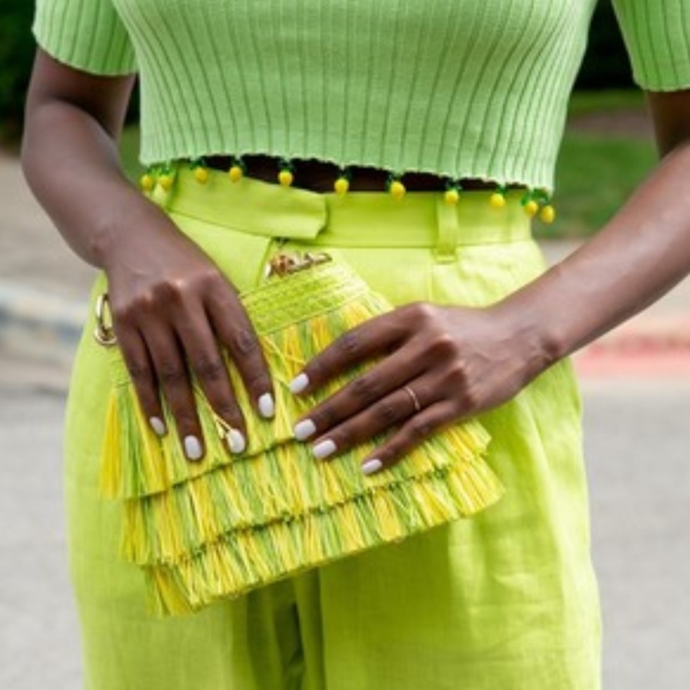 LAST ERIC JAVITS LIL’ MAMBO STRAW BAG IN CHARTREUSE WITH XBODY STRAP - Picture 5 of 8